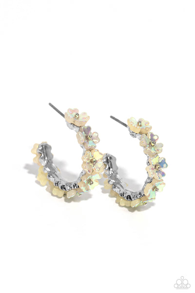 Paparazzi Accessories Floral Focus - White Earring